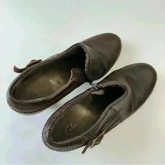 Clarks Bendables Brown Leather Ankle Booties with Heel Womens Shoes Size 6 - Picture 4 of 11